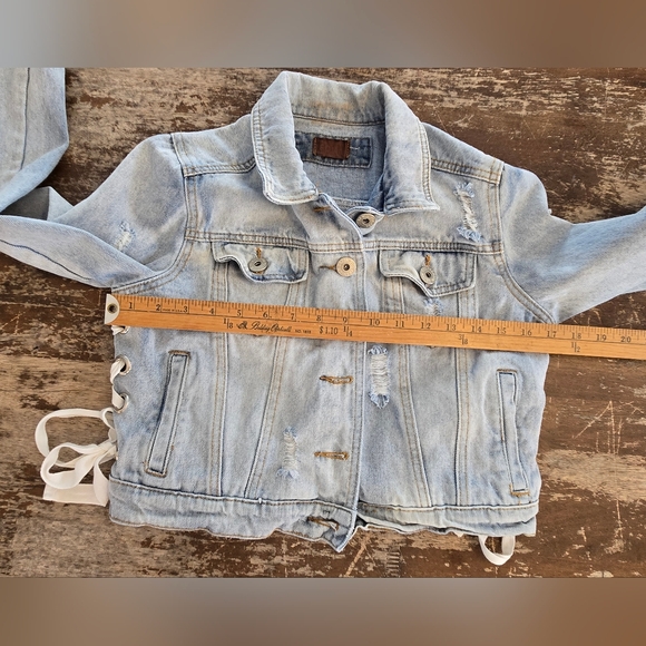 POL Light Blue Cropped Denim Jacket - Picture 9 of 16